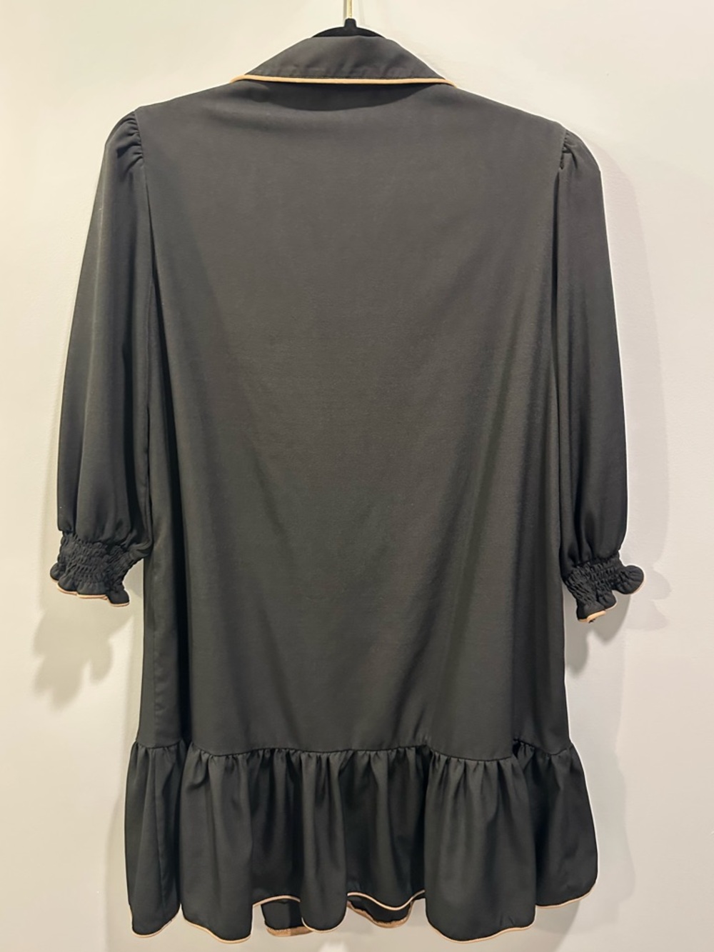SSYS Ruffle Hem and Sleeve Collared Taupe Trim Dress Black Size S - Picture 4 of 6